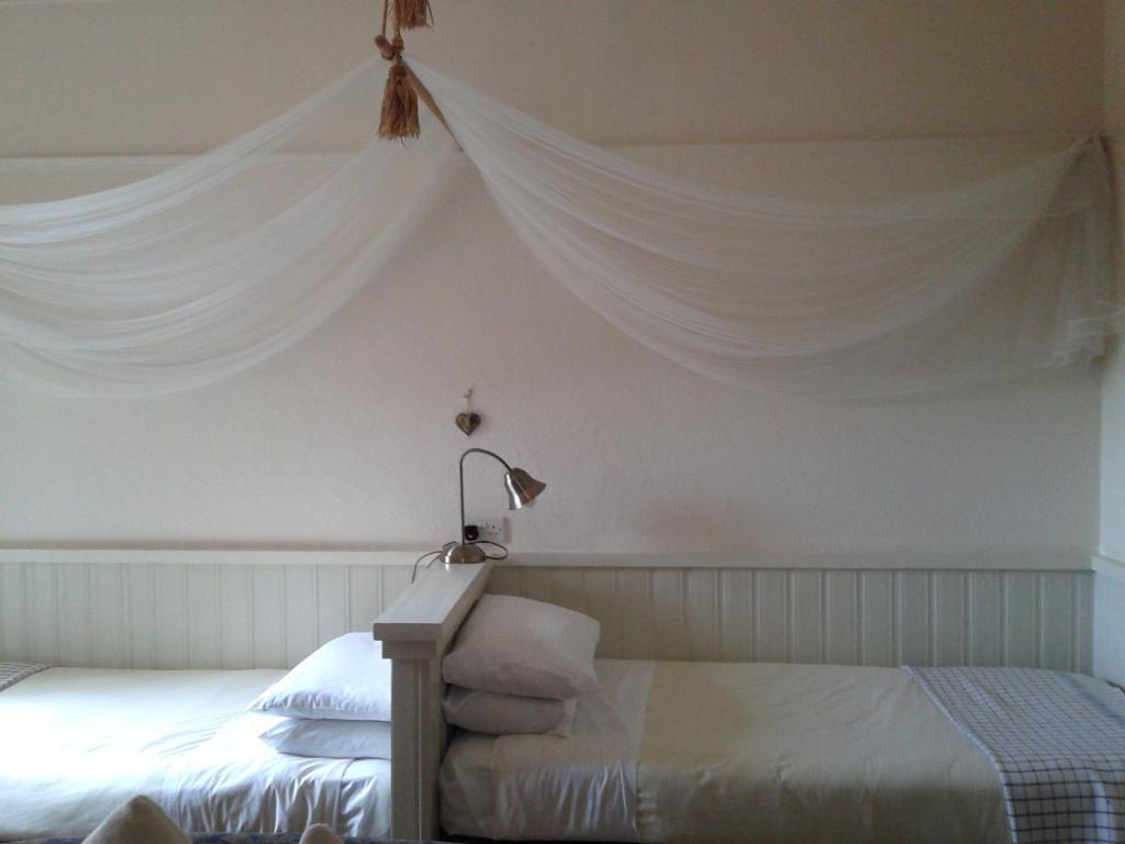 Cornerstones Guest House Sale Room photo